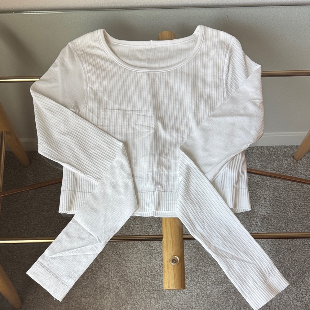 lululemon White Ribbed Long-Sleeve Scoop Top with Built-in Bra - Size 8
